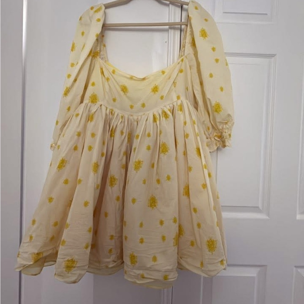 Selkie Cottage puff 3x Coat of Arms